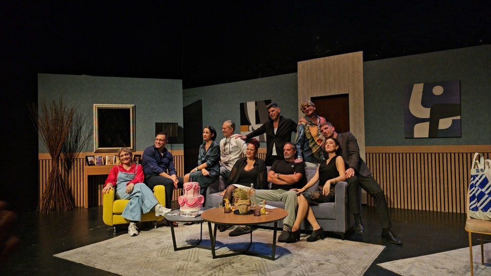 Να ’μαστε και κάπου άνθρωποι